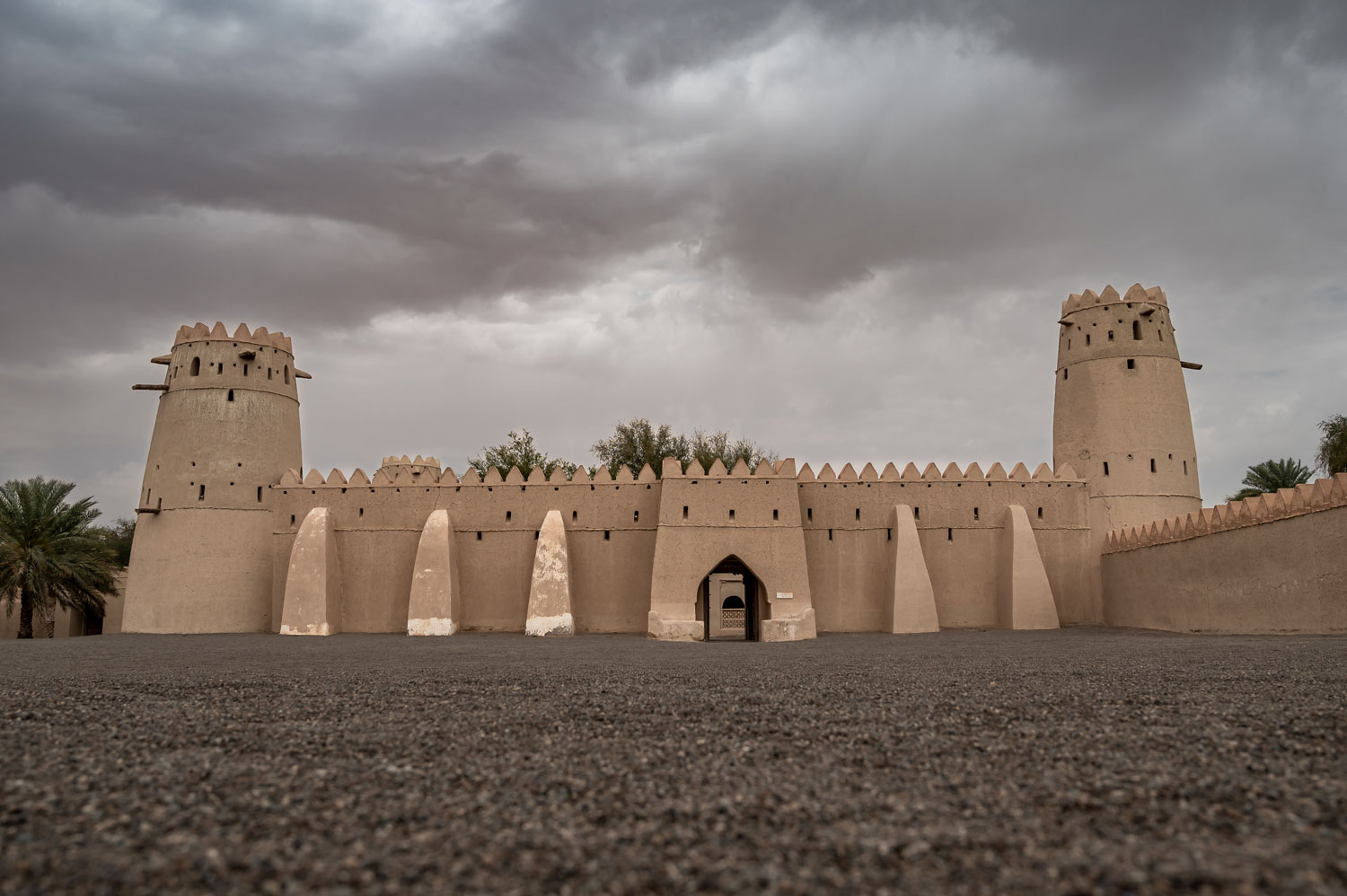 Explore the forts in Al Ain